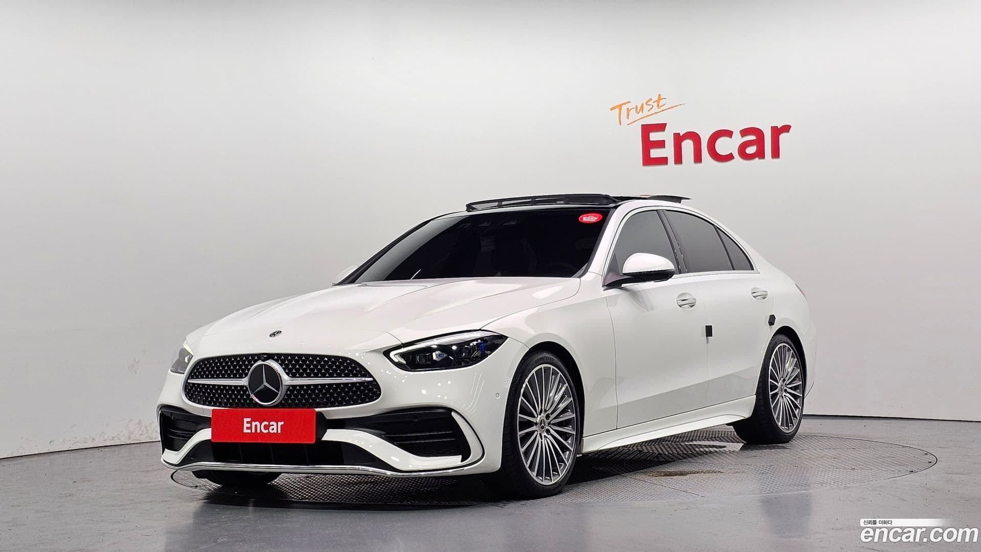 Main__Slider__Photo:C-Class Mercedes-Benz 2023.4-0