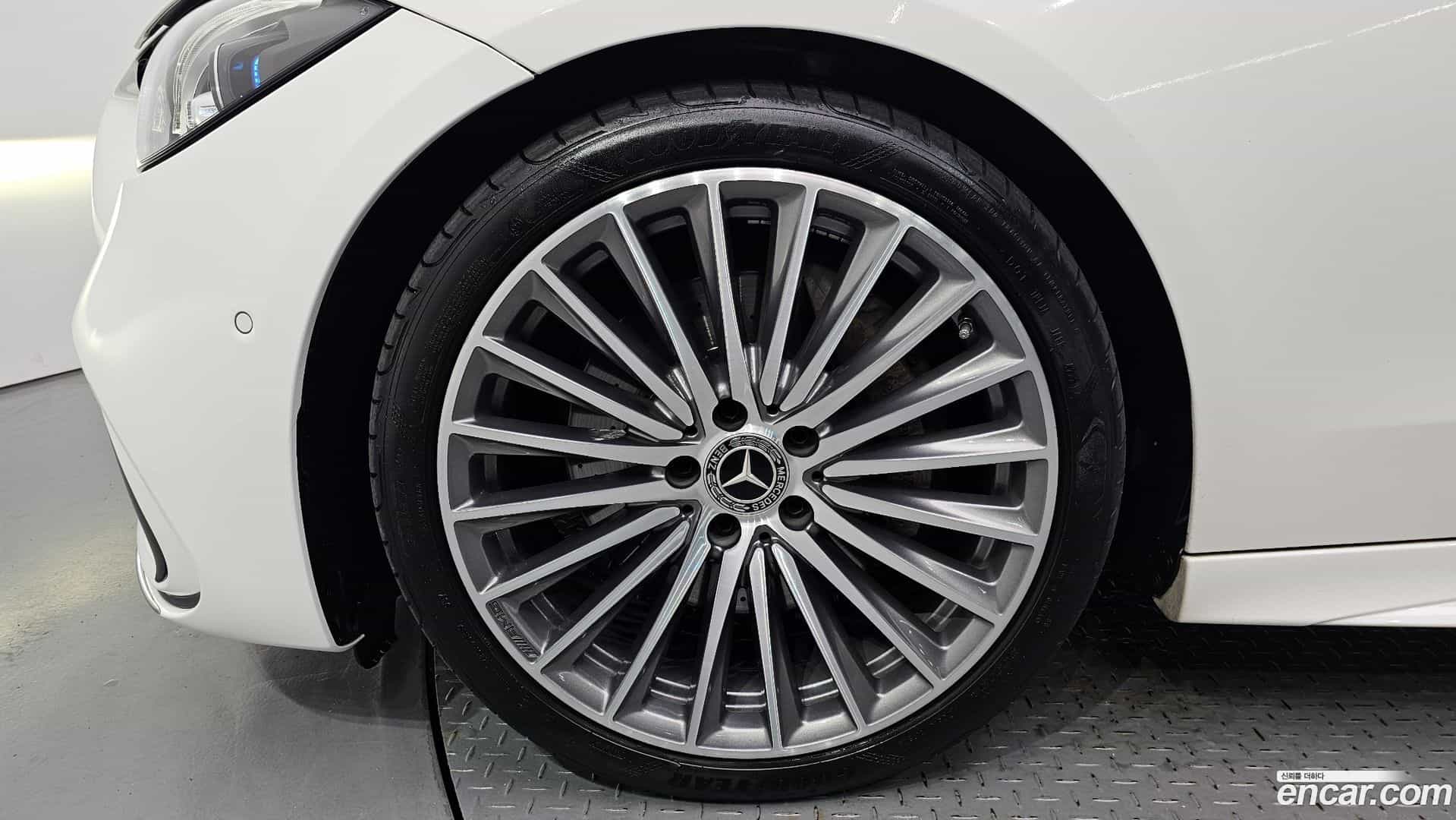 C-Class Mercedes-Benz 2023.4-OUTER-005