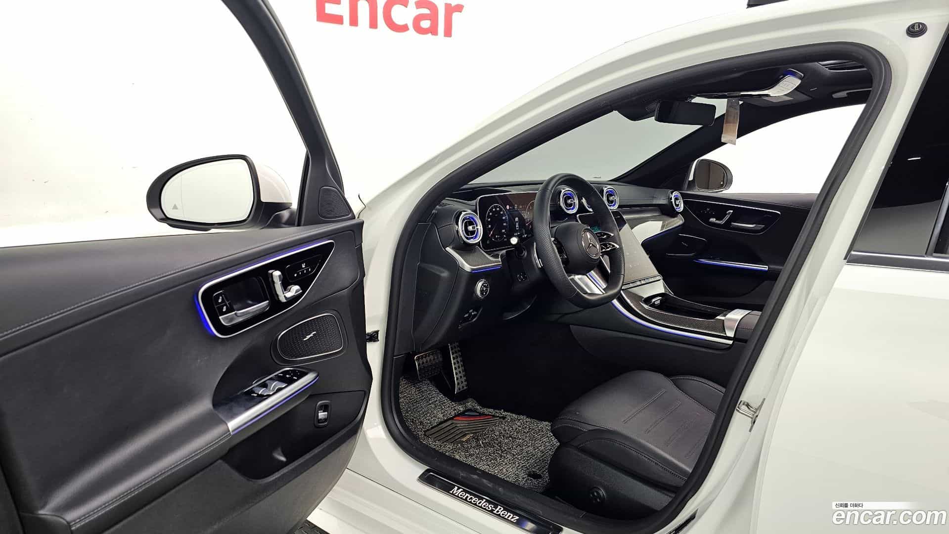 C-Class Mercedes-Benz 2023.4-INNER-010