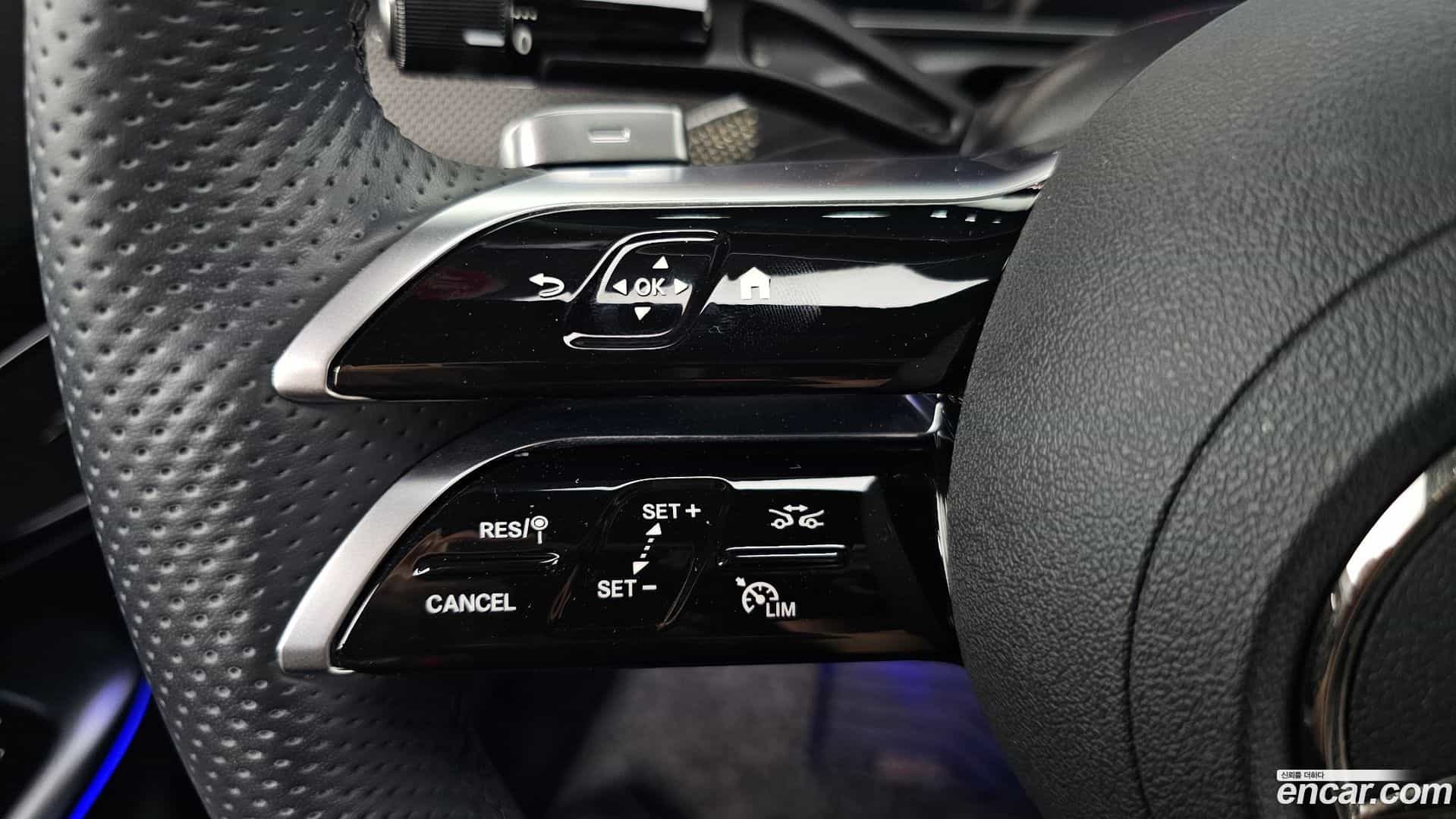 C-Class Mercedes-Benz 2023.4-OPTION-017