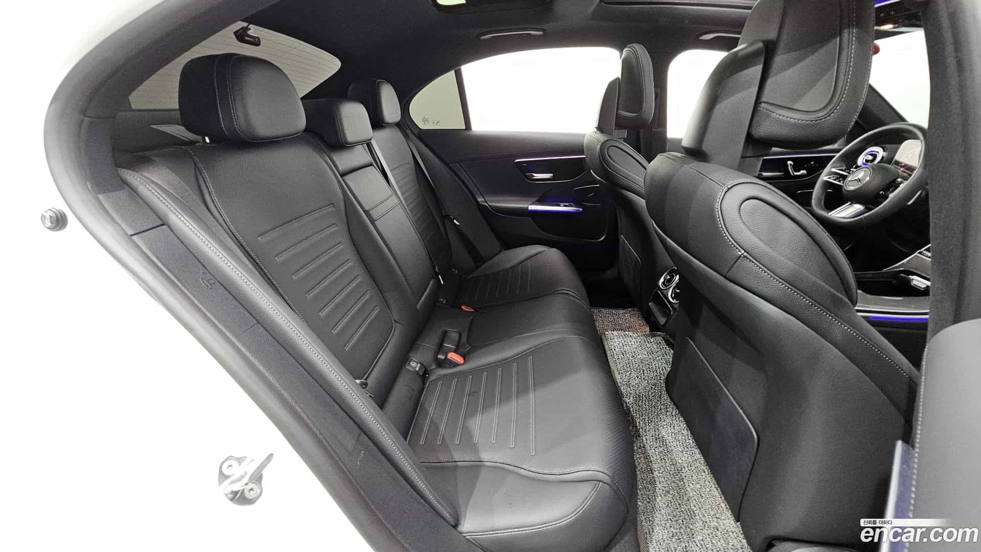 C-Class Mercedes-Benz 2023.4-OPTION-045