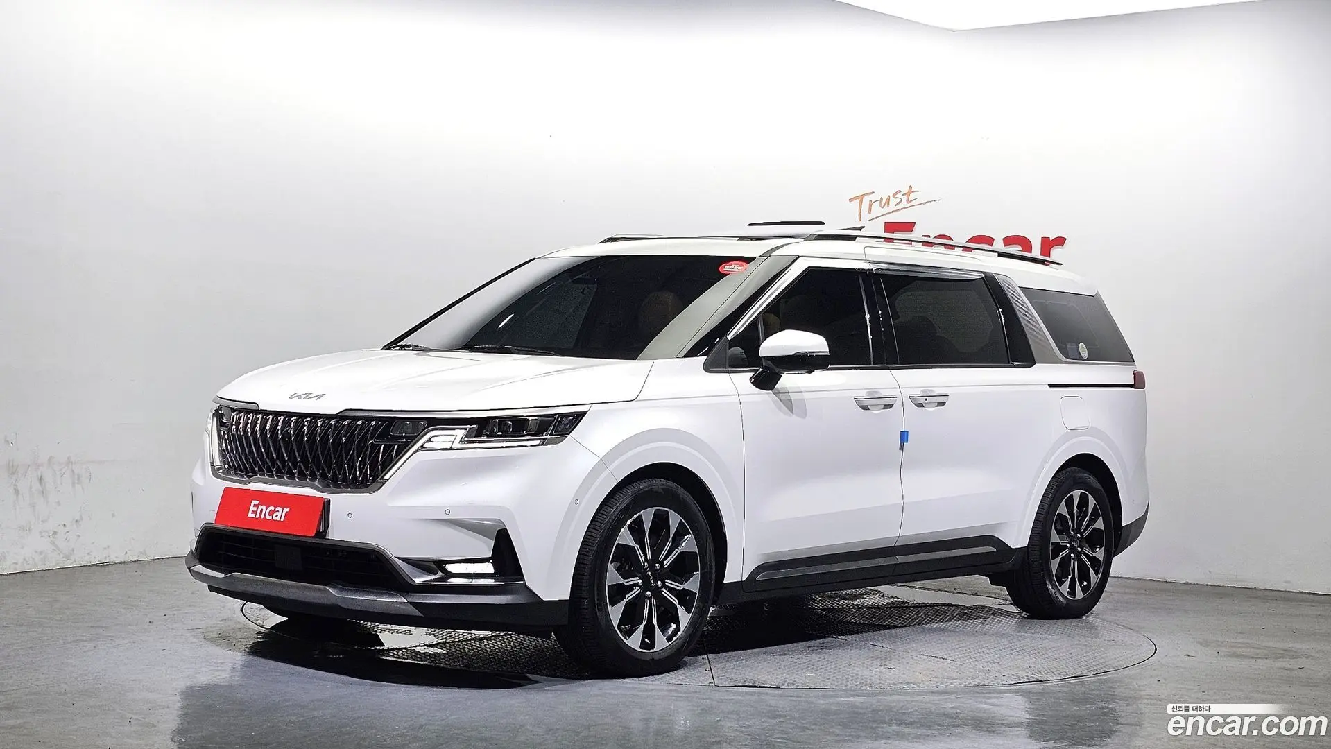 Main__Slider__Photo:Canival Kia 2022.4-0