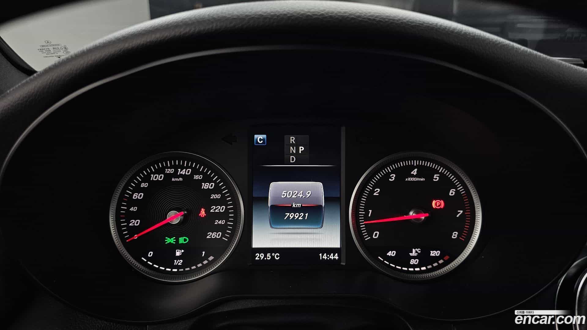 GLC-Class Mercedes-Benz 2019.3-INNER-008