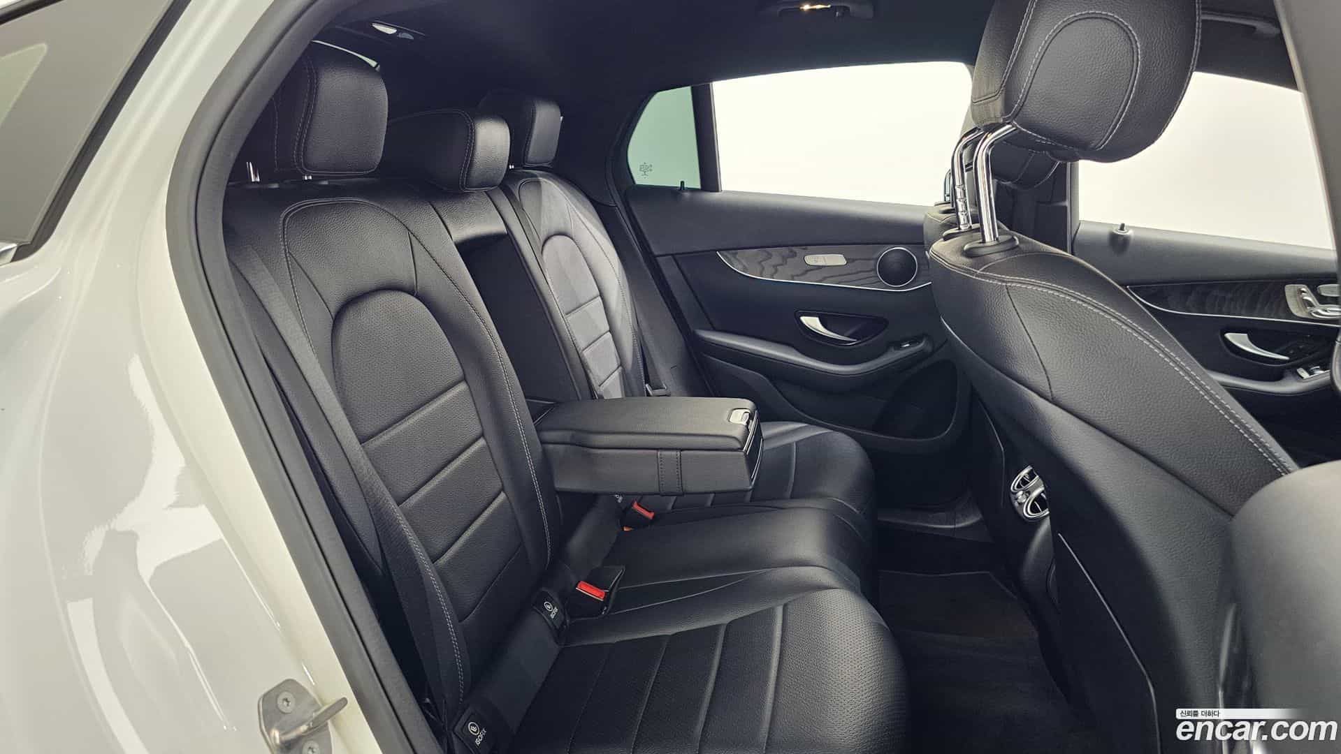 GLC-Class Mercedes-Benz 2019.3-OPTION-016