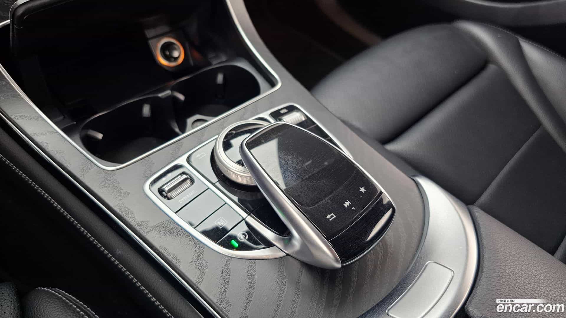 GLC-Class Mercedes-Benz 2019.3-OPTION-020