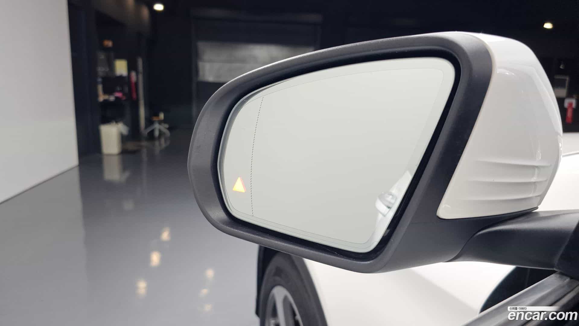 GLC-Class Mercedes-Benz 2019.3-OPTION-021