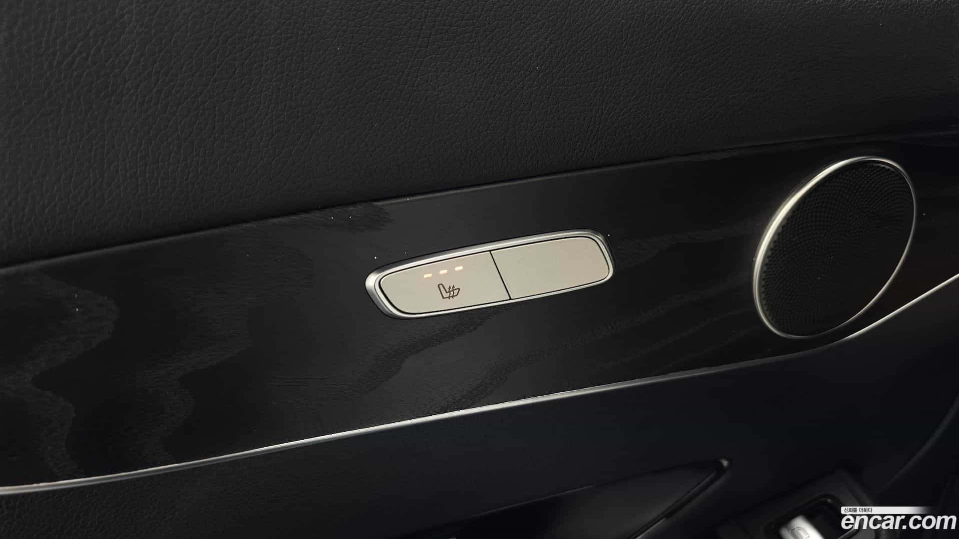 GLC-Class Mercedes-Benz 2019.3-OPTION-023