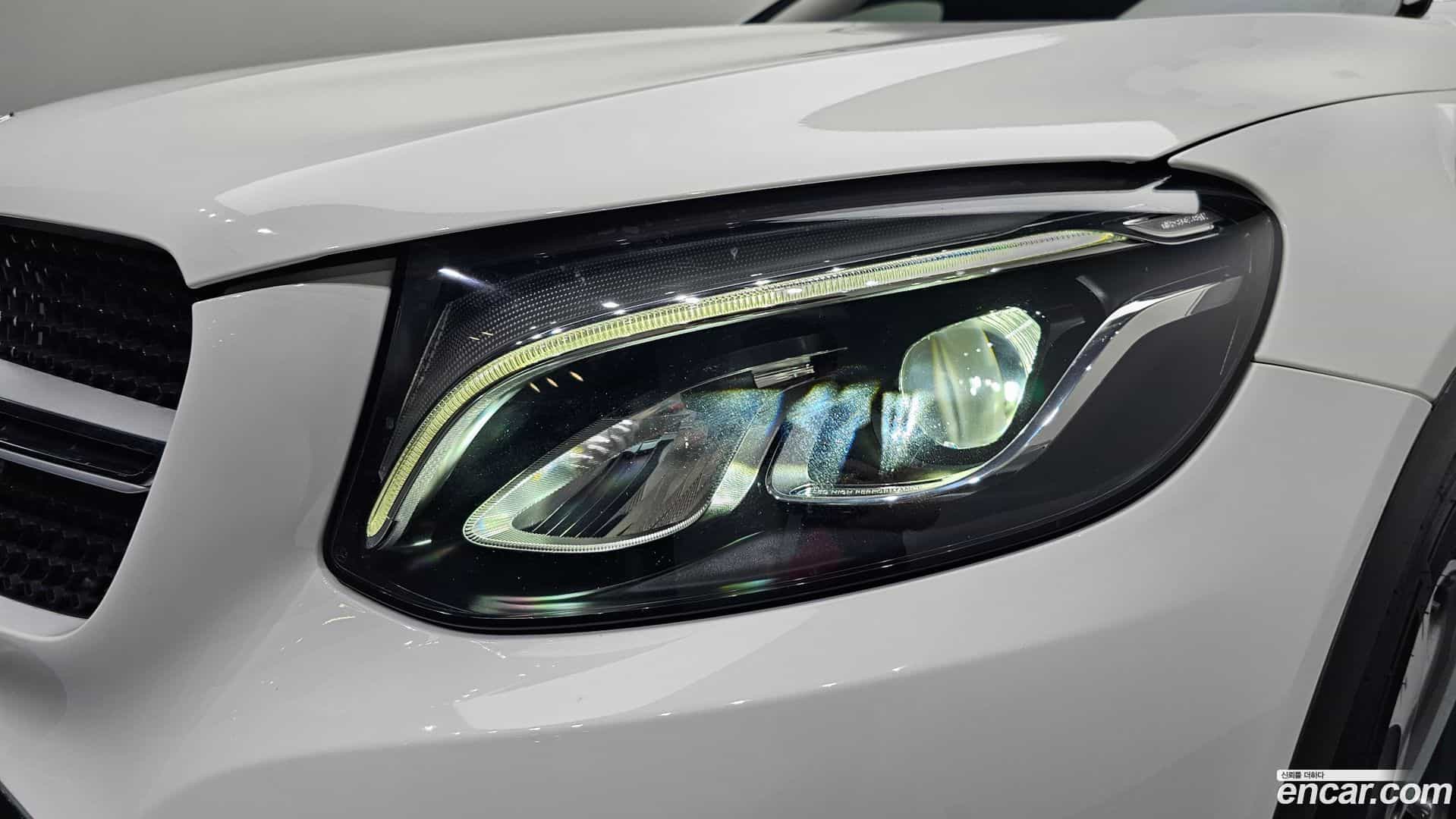 GLC-Class Mercedes-Benz 2019.3-OUTER-032