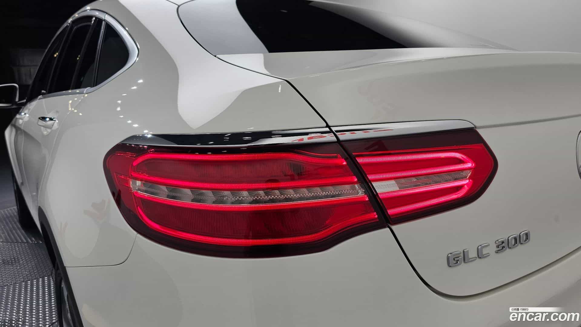 GLC-Class Mercedes-Benz 2019.3-OUTER-033