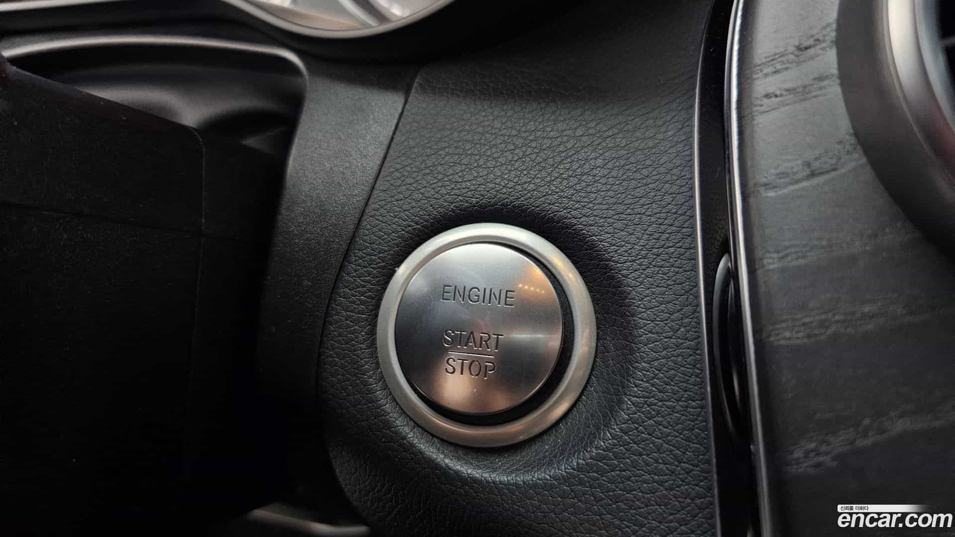 GLC-Class Mercedes-Benz 2019.3-OPTION-041