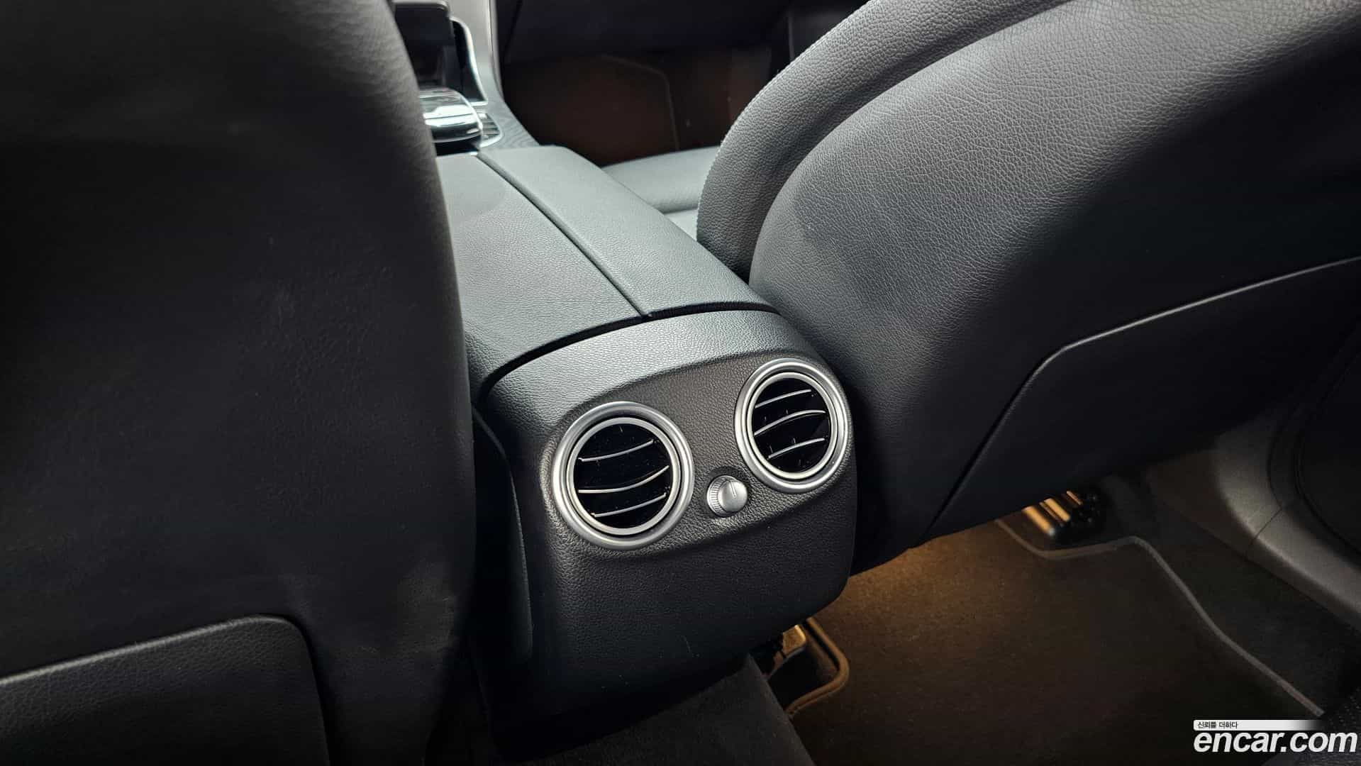 GLC-Class Mercedes-Benz 2019.3-OPTION-046