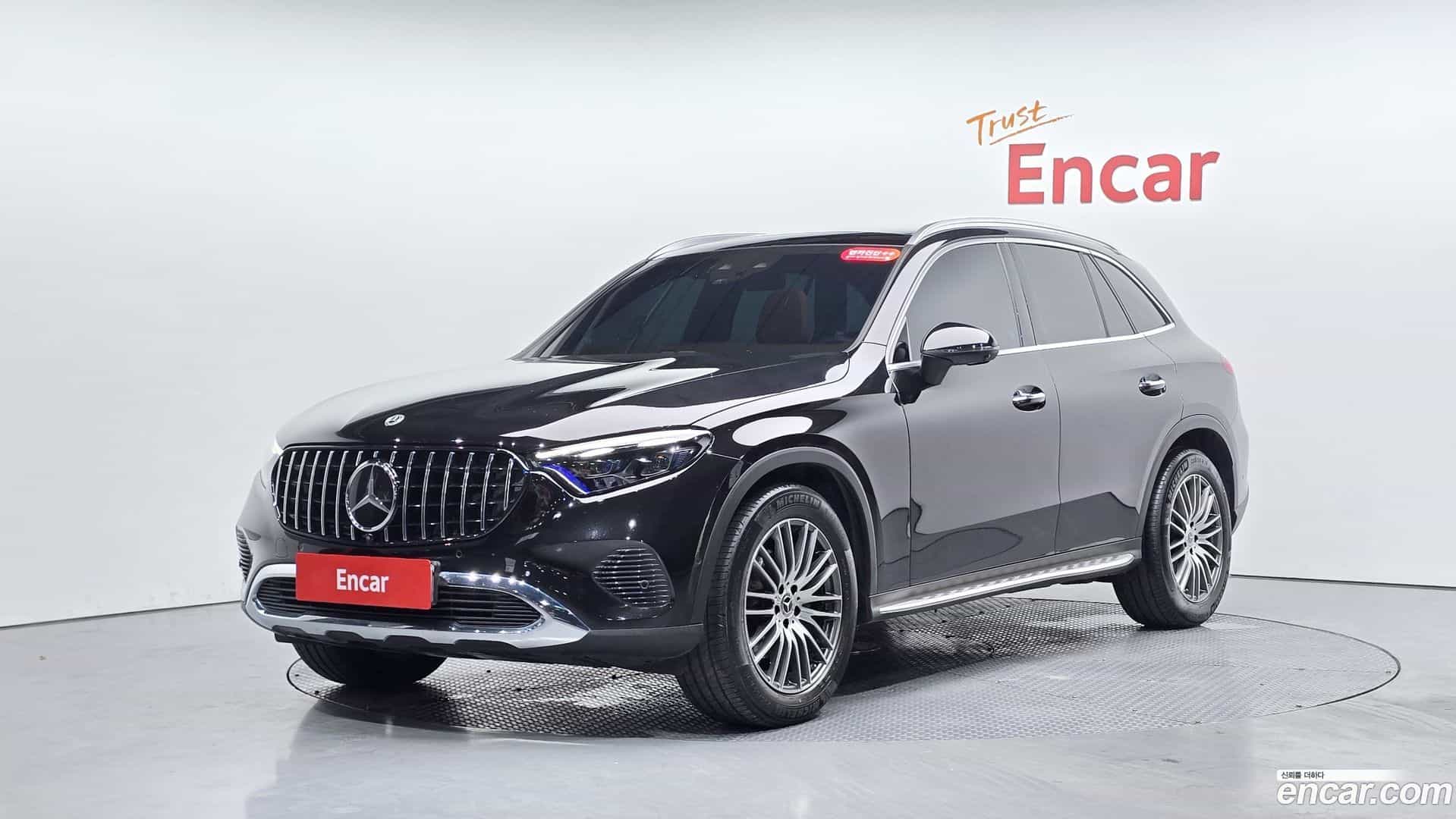 GLC-Class Mercedes-Benz 2024.10-THUMBNAIL-011