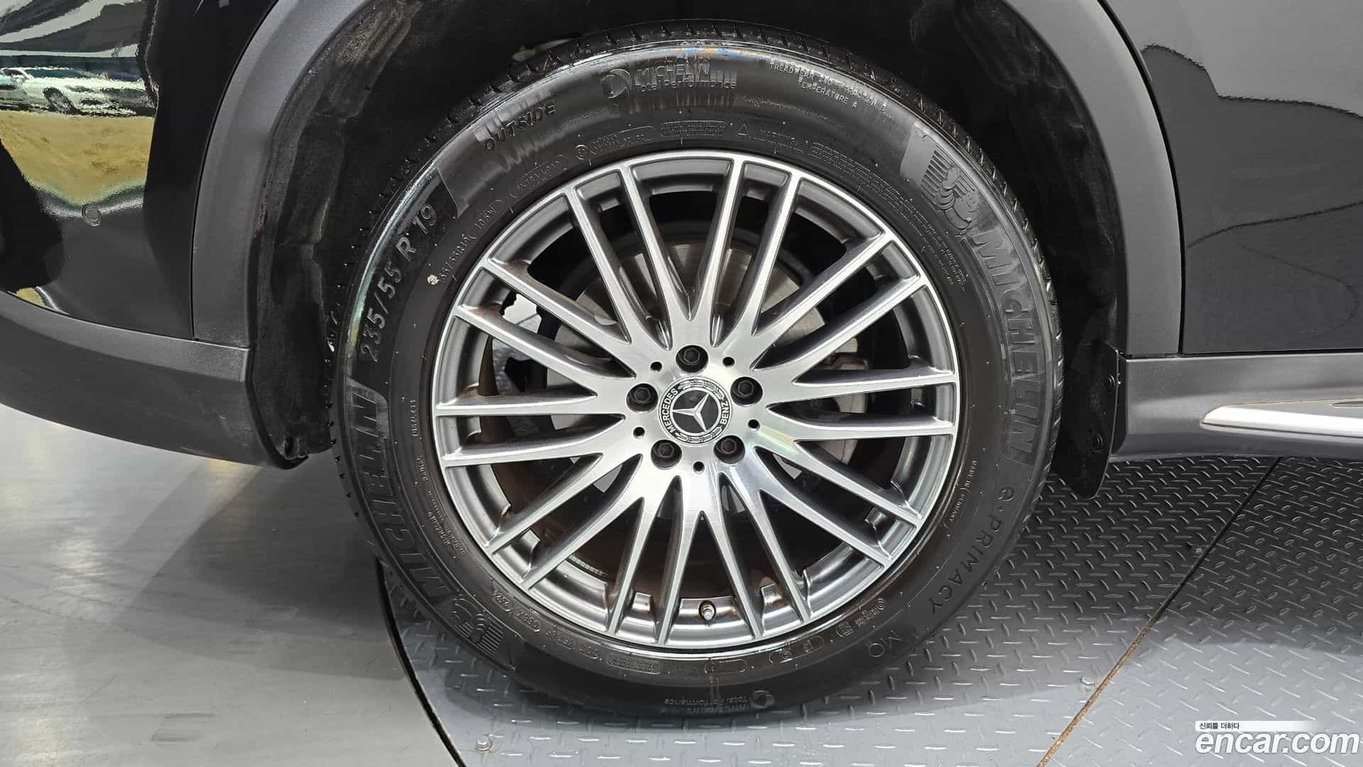 GLC-Class Mercedes-Benz 2024.10-OUTER-005