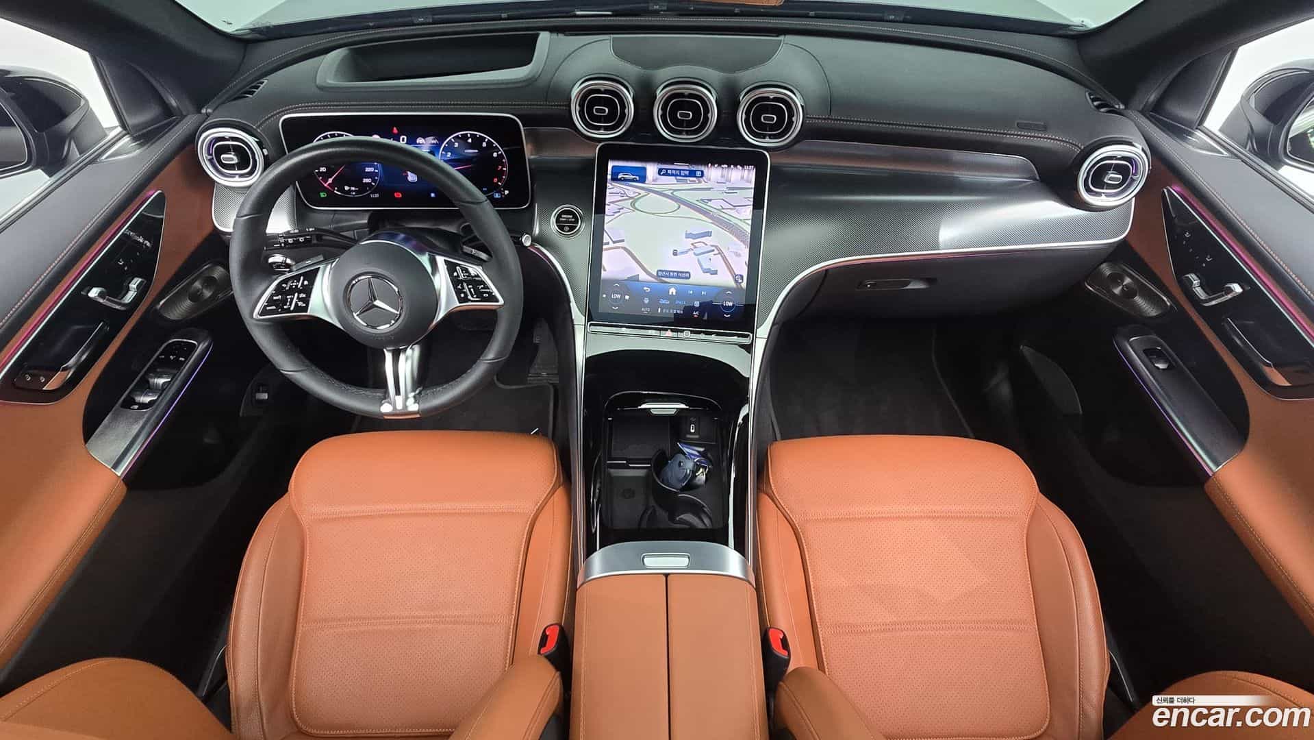 GLC-Class Mercedes-Benz 2024.10-INNER-007