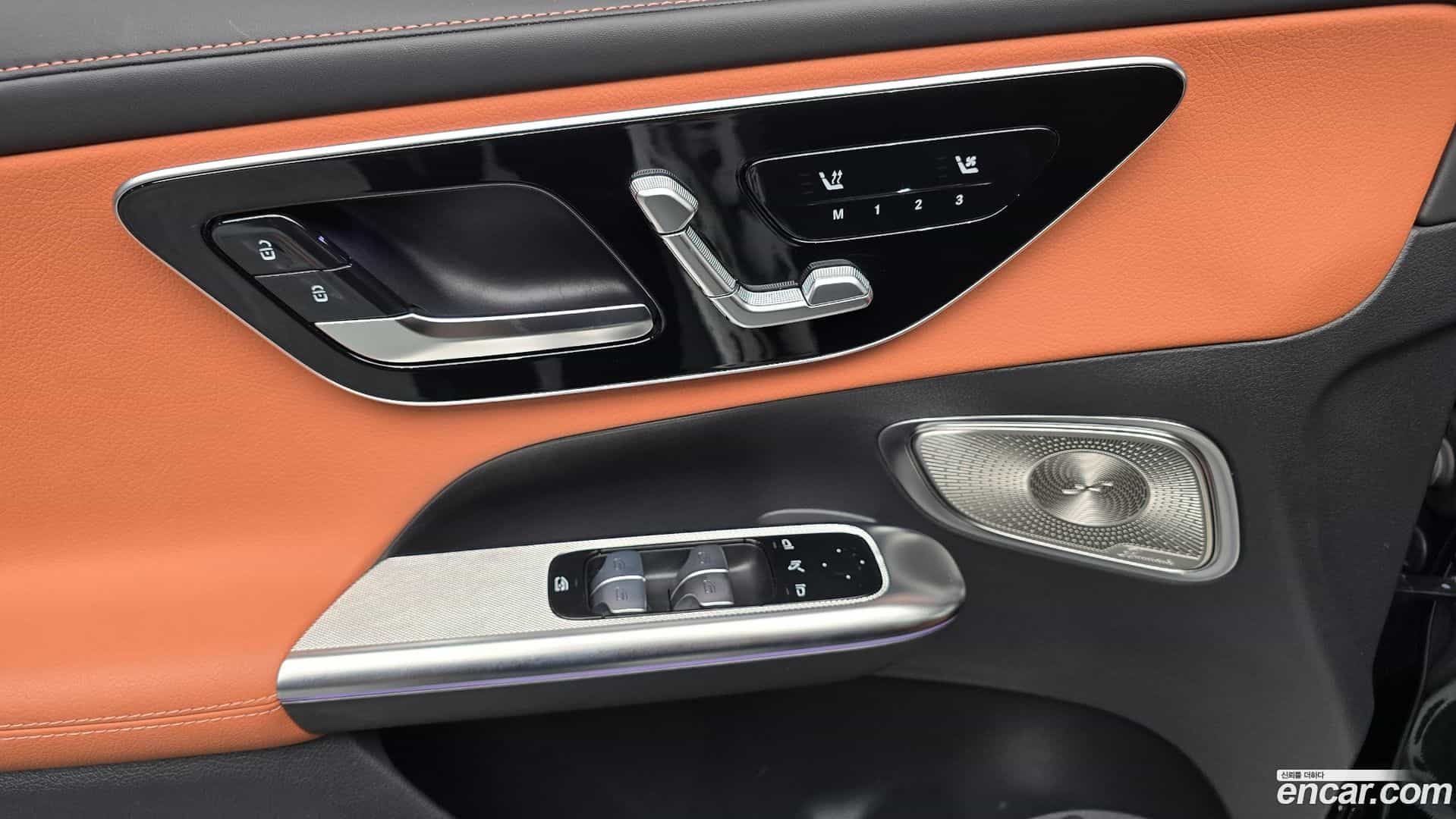 GLC-Class Mercedes-Benz 2024.10-INNER-034