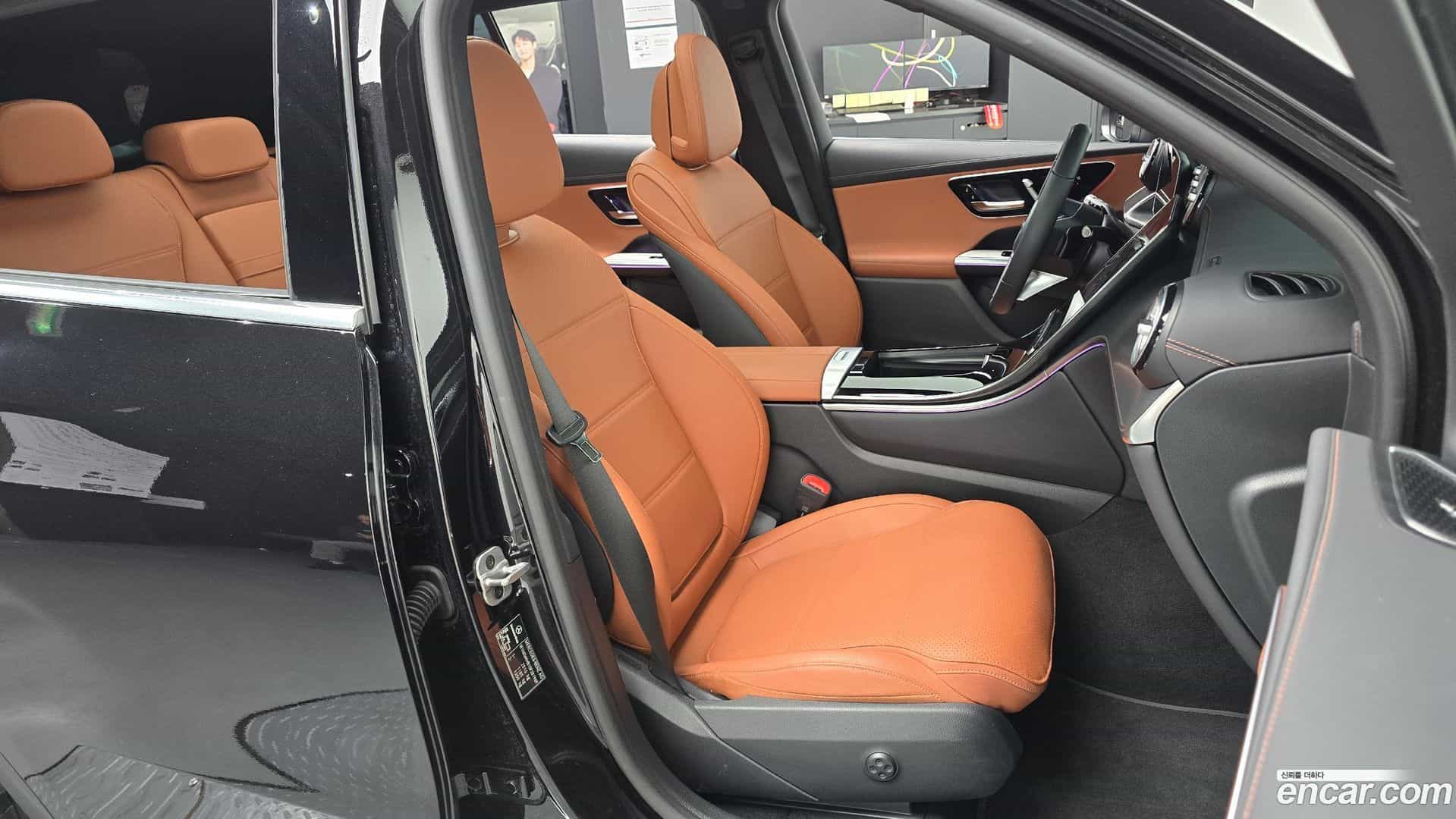 GLC-Class Mercedes-Benz 2024.10-INNER-036