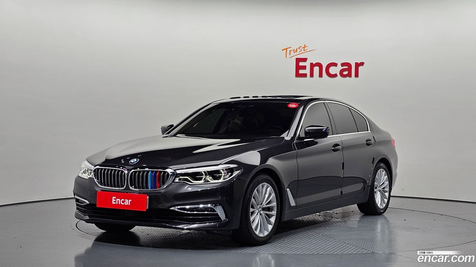 Main__Slider__Photo:5-Series BMW 2019.8-0