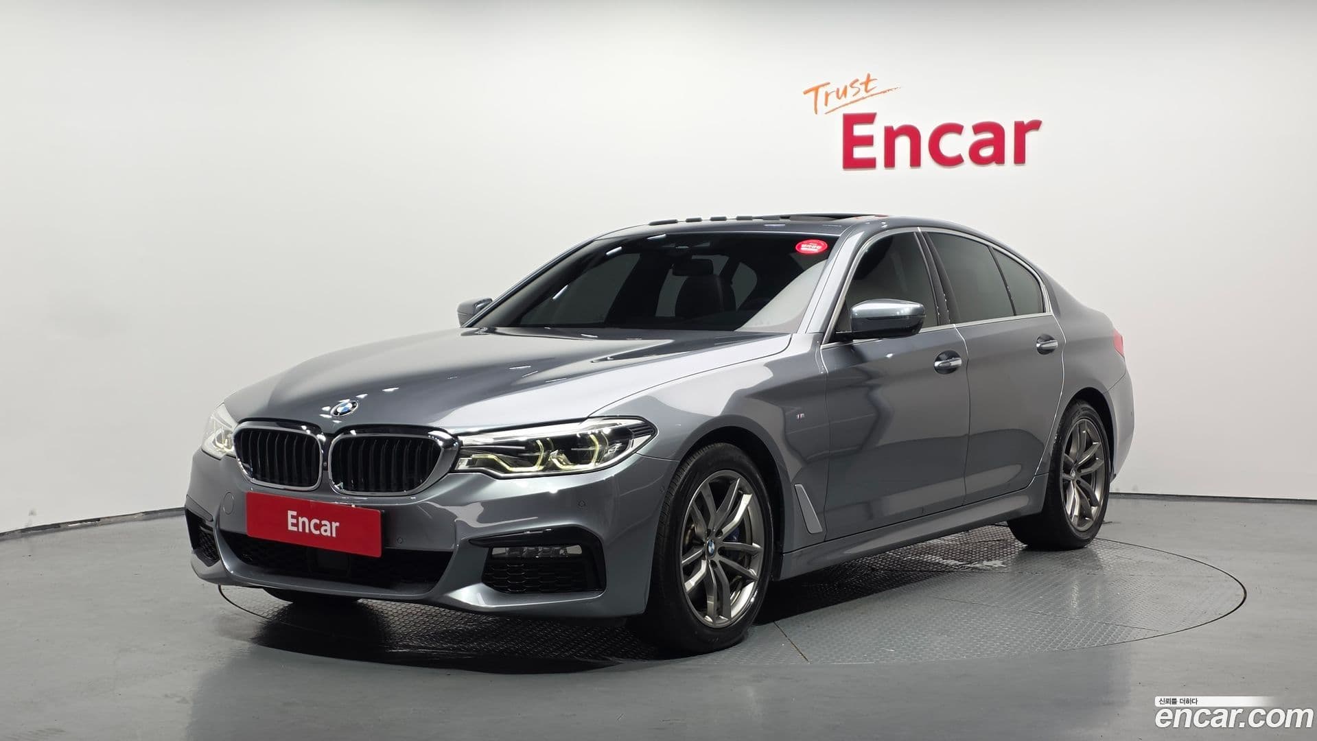 Main__Slider__Photo:5-Series BMW 2018.3-0