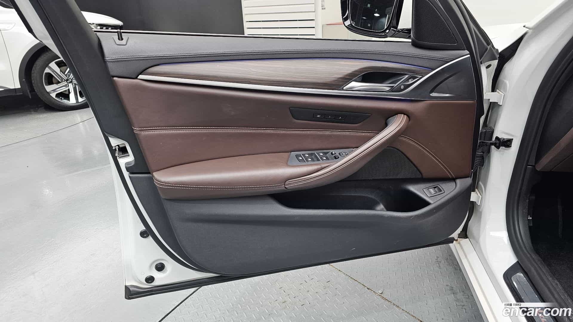 5-Series BMW 2018.5-INNER-034