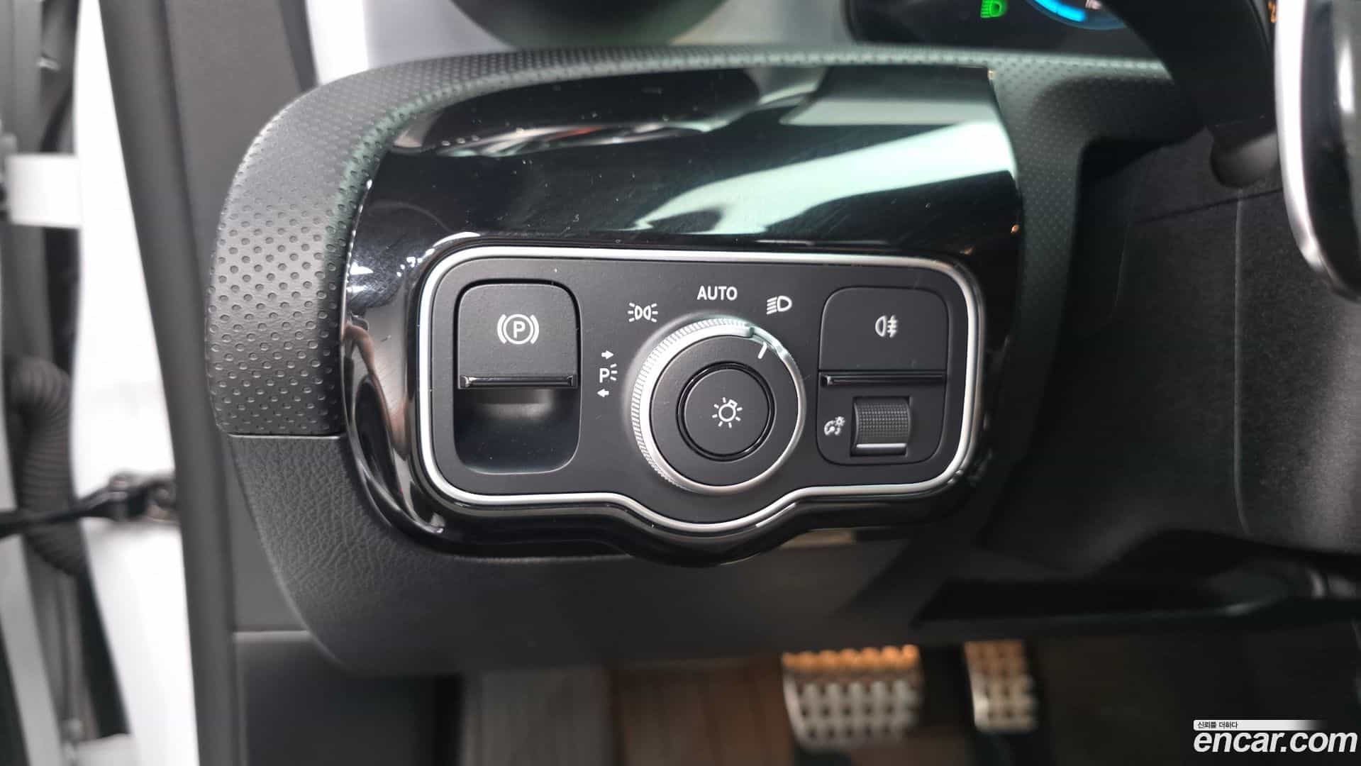 CLA-Class Mercedes-Benz 2023.11-OPTION-023