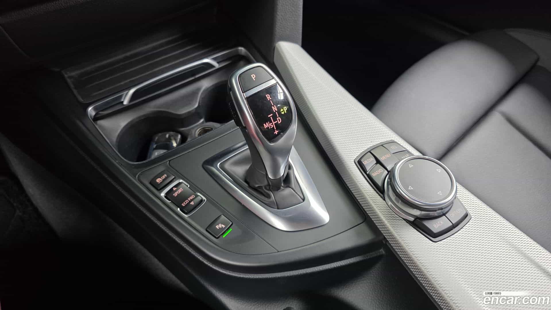 3-Series BMW 2016.5-INNER-009