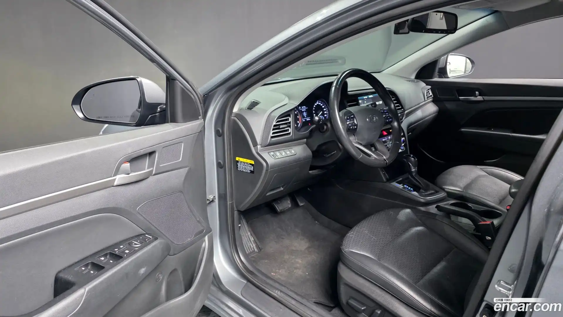 AVANTE Hyundai 2018.8-INNER-010