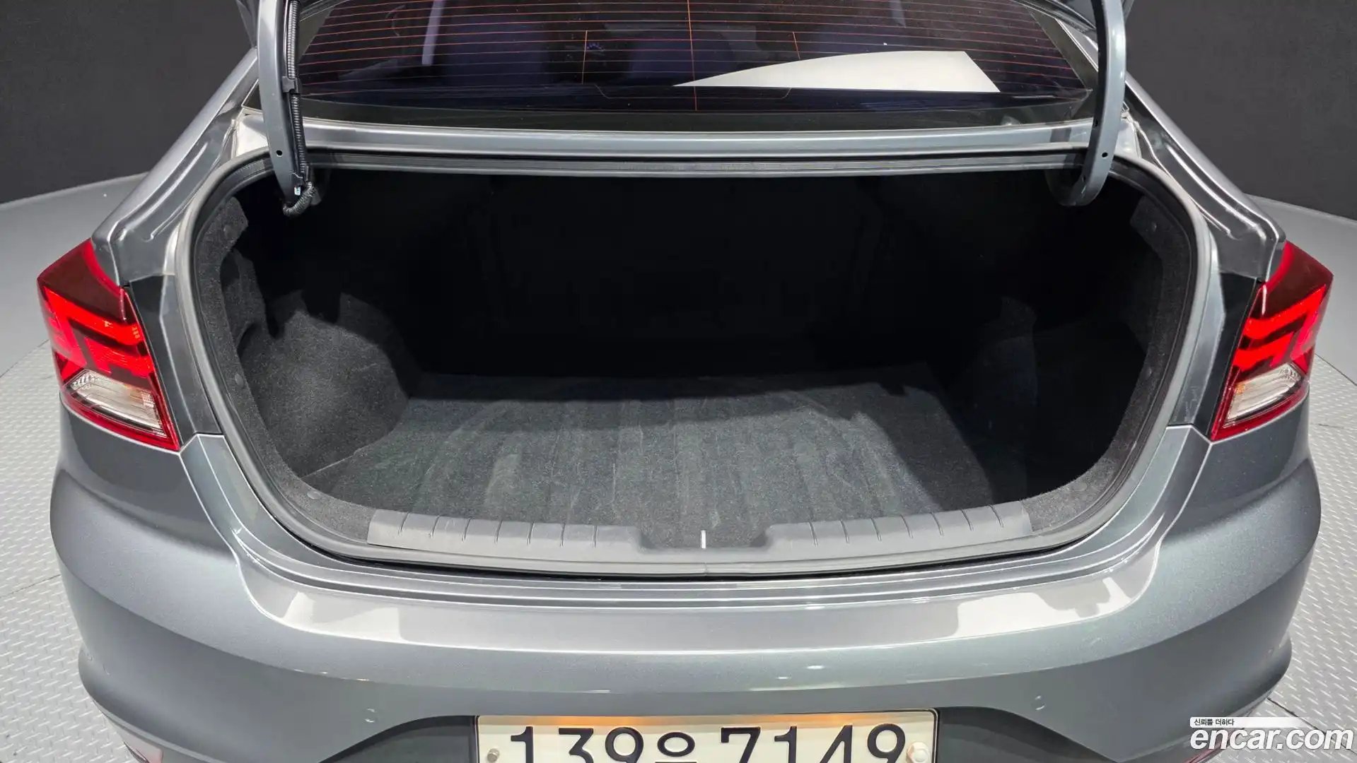 AVANTE Hyundai 2018.8-OPTION-024