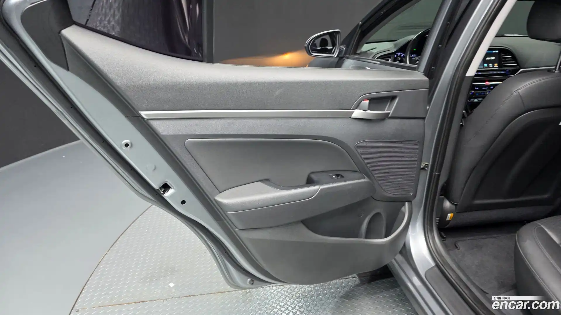 AVANTE Hyundai 2018.8-INNER-035