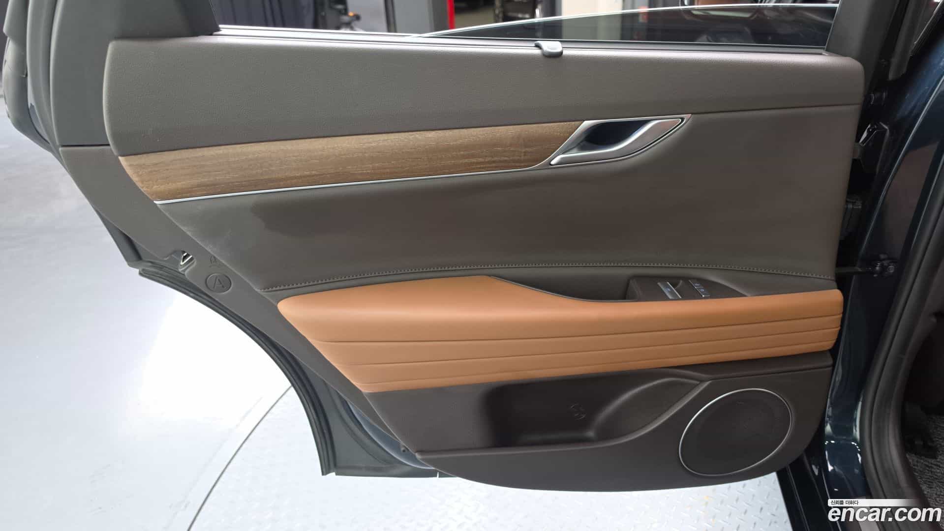 G80 Genesis 2022.8-INNER-035