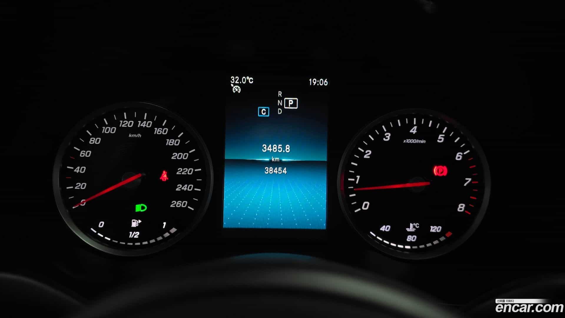 C-Class Mercedes-Benz 2019.9-INNER-008