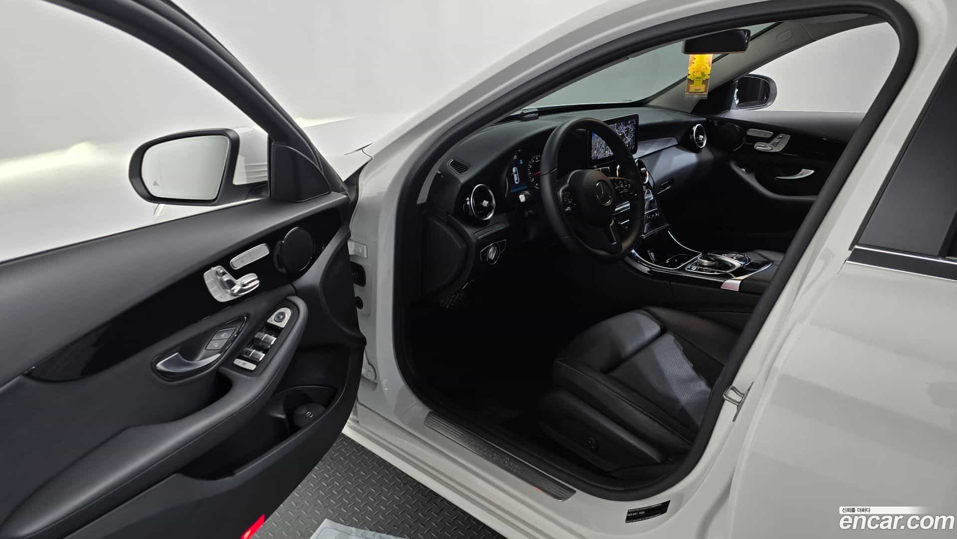 C-Class Mercedes-Benz 2019.9-INNER-010
