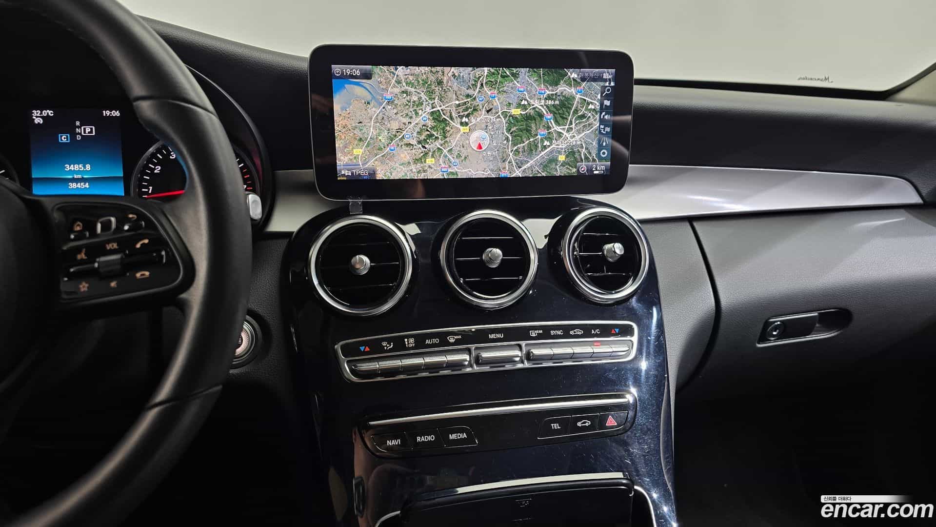 C-Class Mercedes-Benz 2019.9-OPTION-016