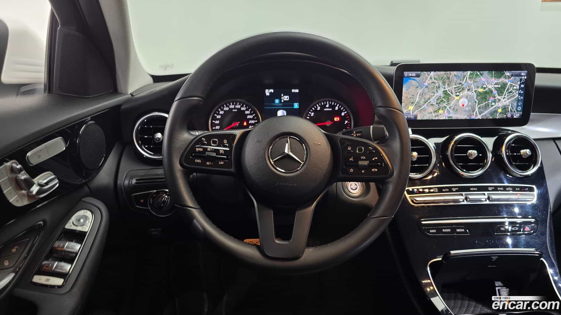 C-Class Mercedes-Benz 2019.9-OPTION-017