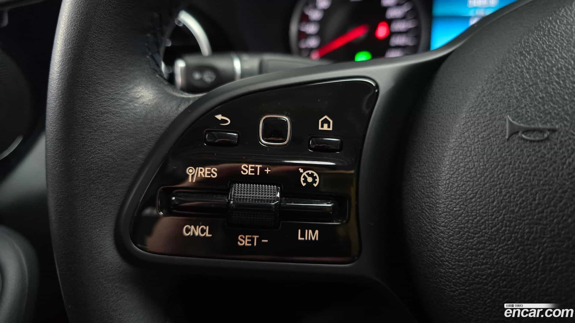 C-Class Mercedes-Benz 2019.9-OPTION-019