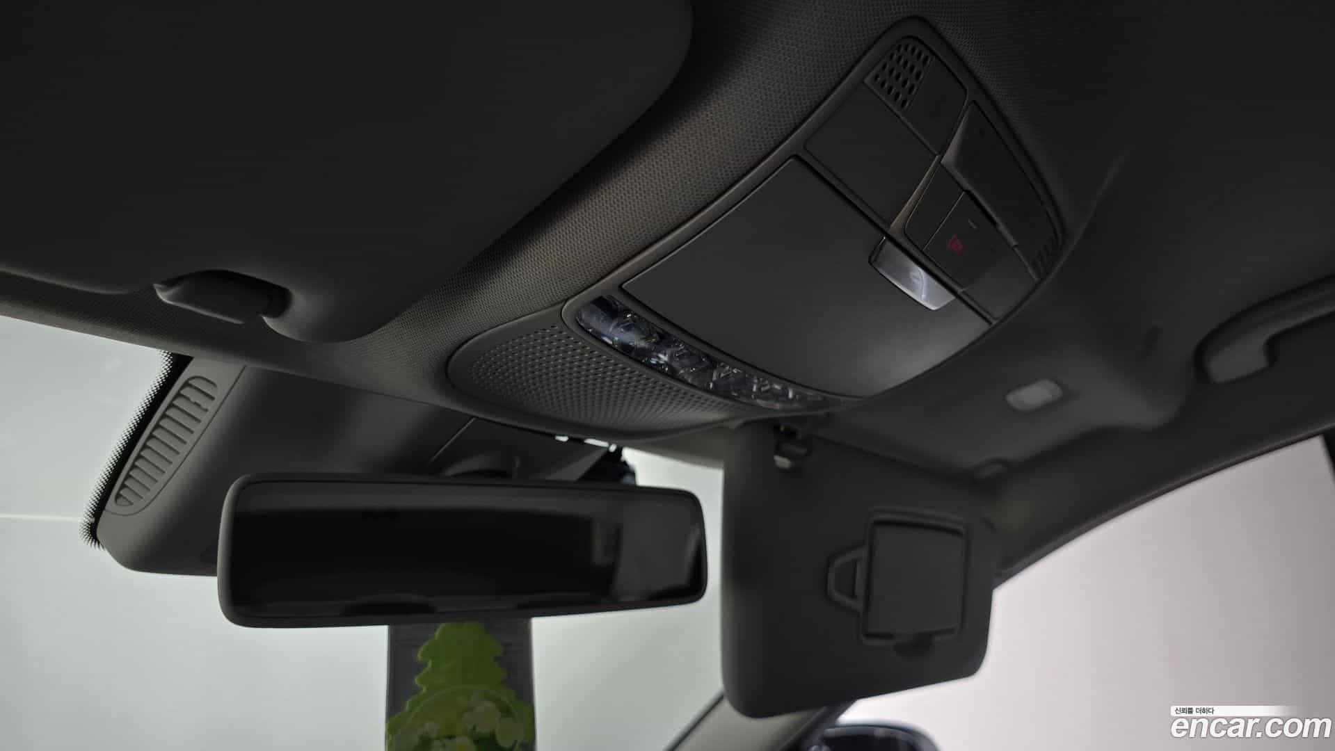 C-Class Mercedes-Benz 2019.9-OPTION-021