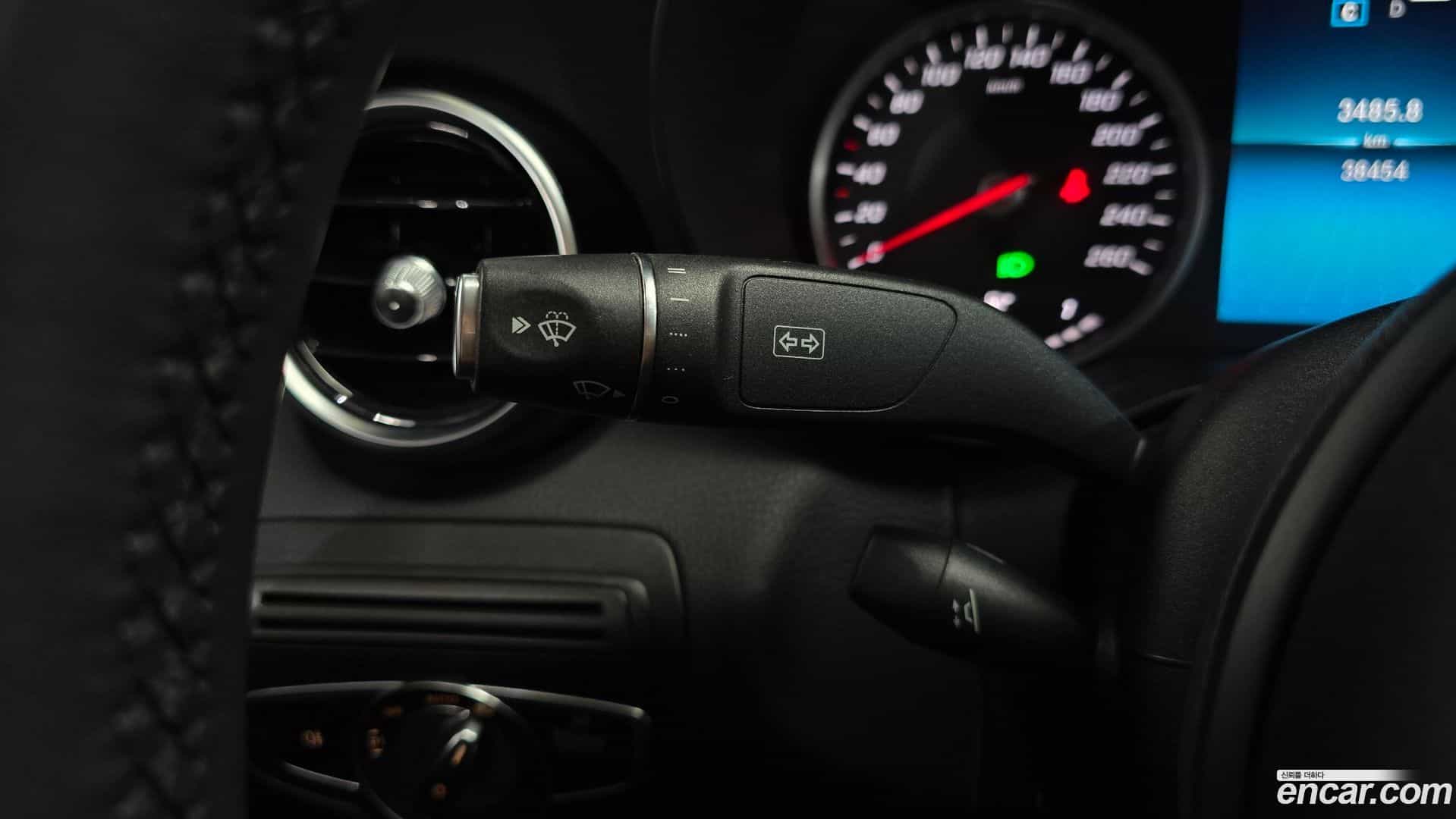 C-Class Mercedes-Benz 2019.9-OPTION-023