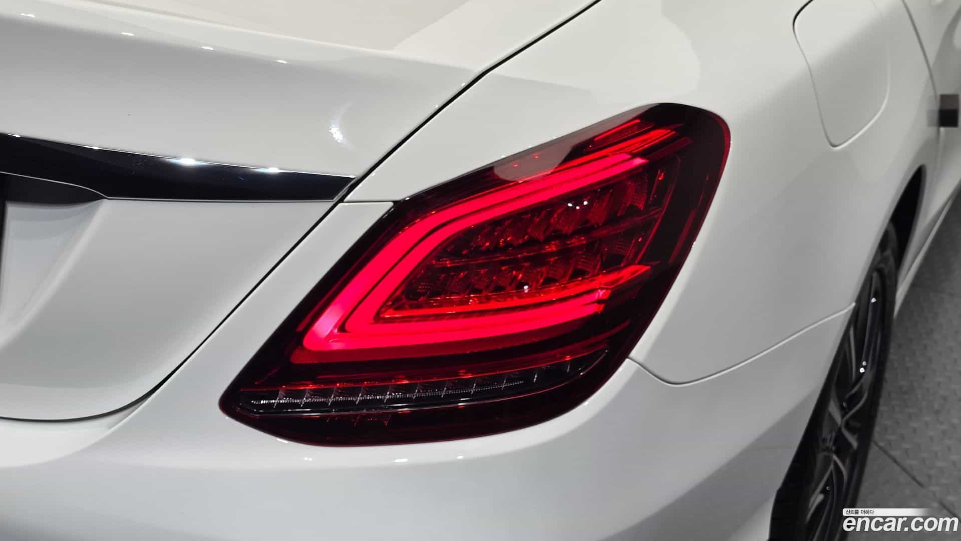 C-Class Mercedes-Benz 2019.9-OUTER-033