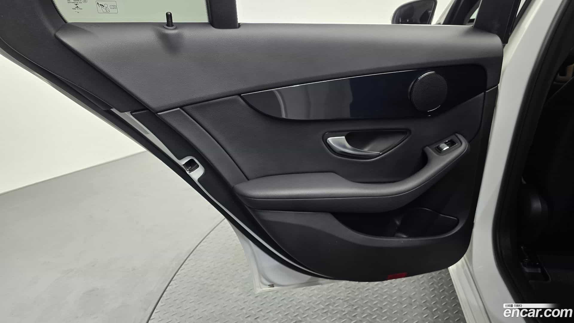 C-Class Mercedes-Benz 2019.9-INNER-035