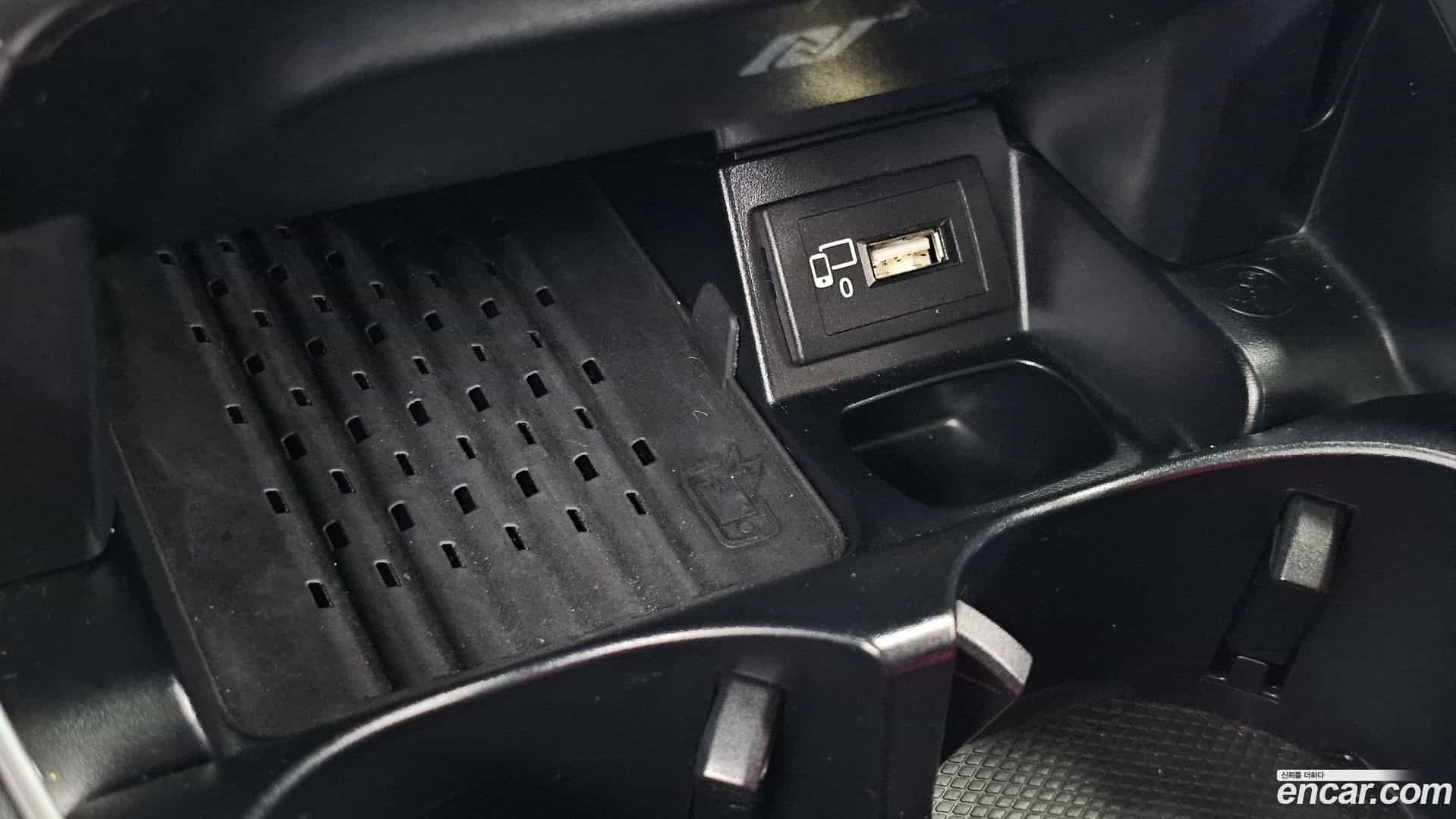 E-Class Mercedes-Benz 2020.6-INNER-036