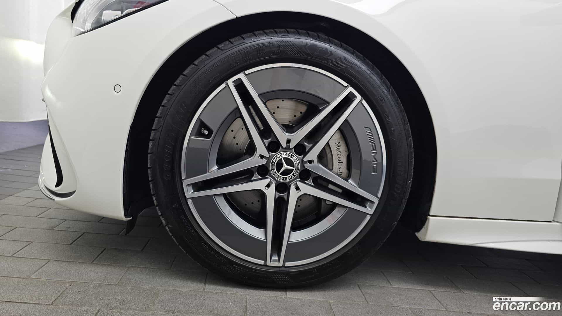 C-Class Mercedes-Benz 2025.3-OUTER-005