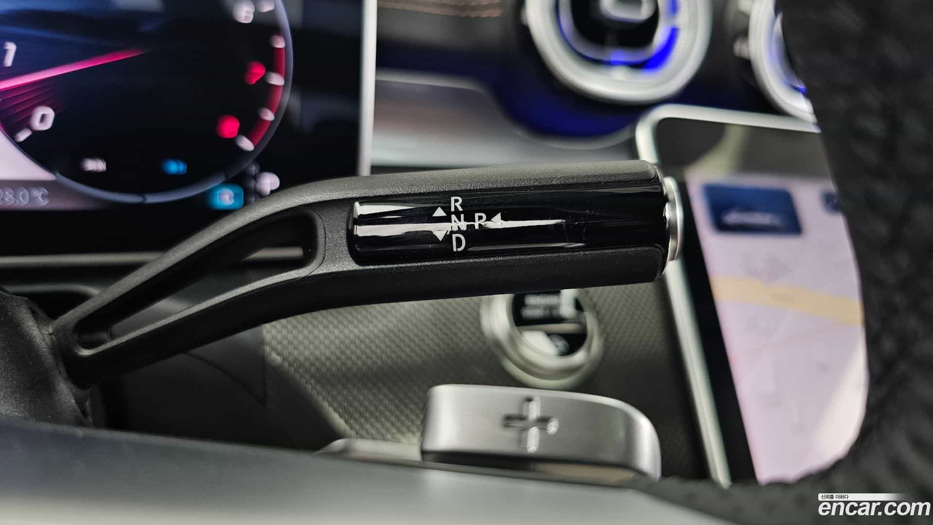 C-Class Mercedes-Benz 2025.3-INNER-009