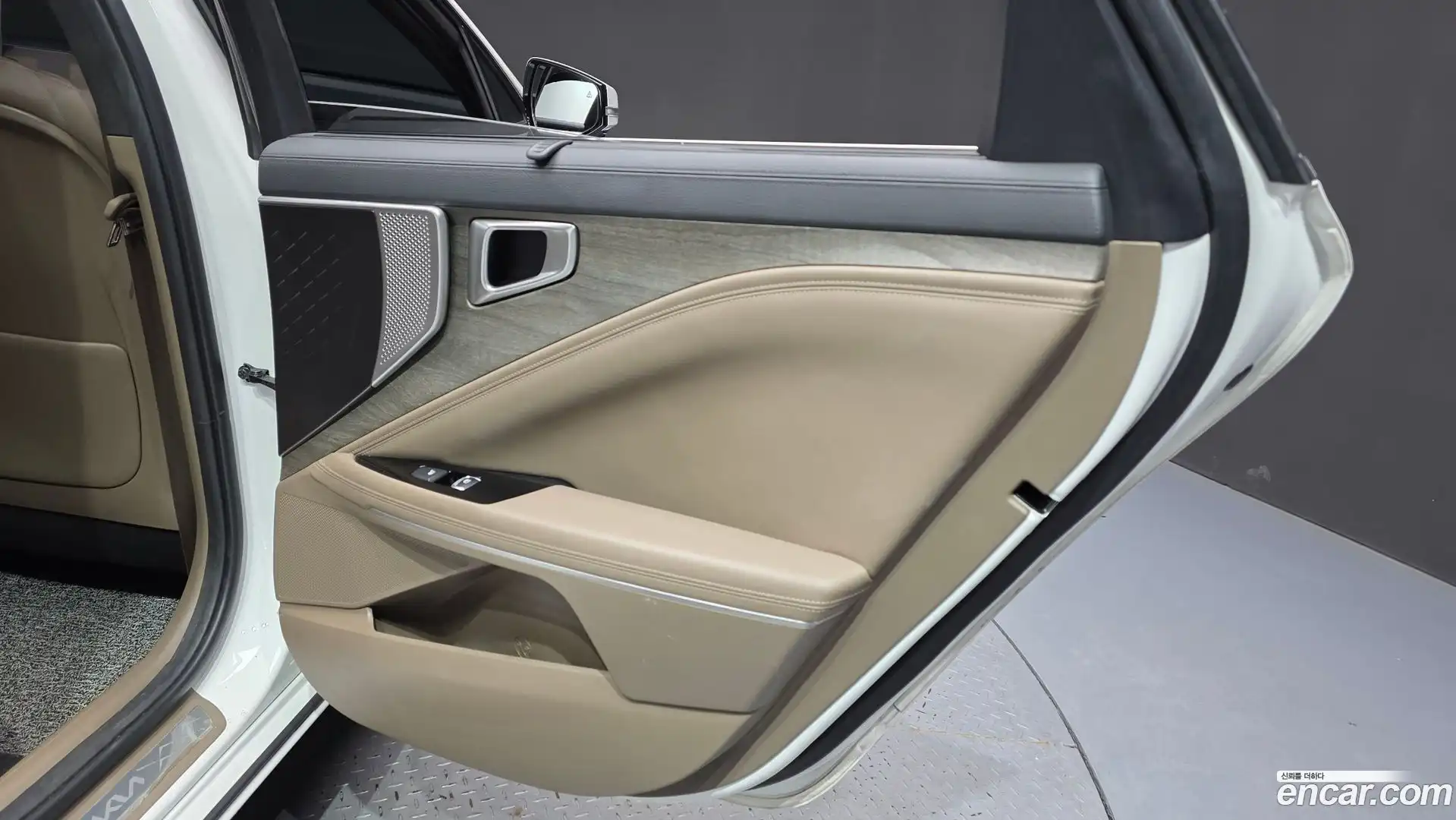 K8 Kia 2024.1-INNER-035