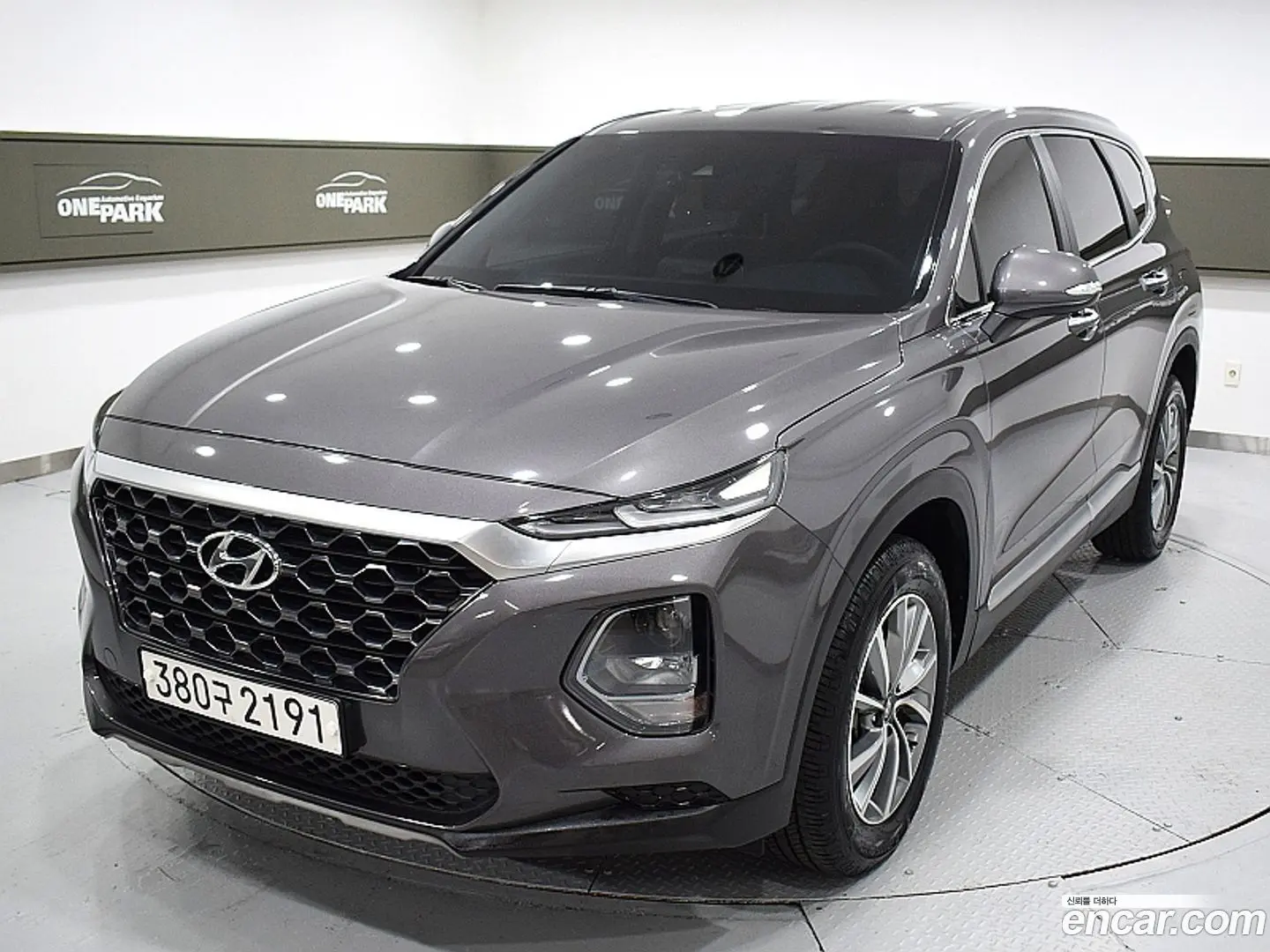 Main__Slider__Photo:Santafe Hyundai 2019.8-0