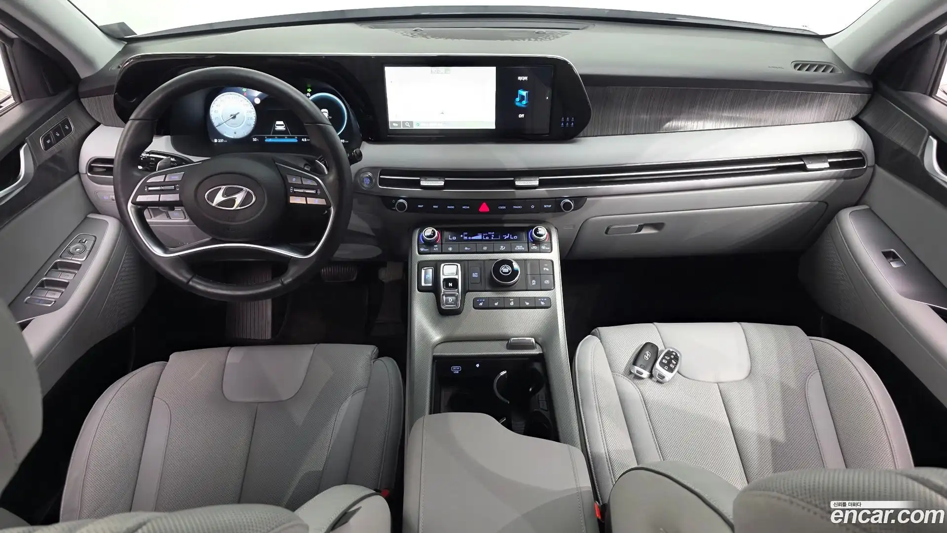 Palisade Hyundai 2024.1-INNER-007