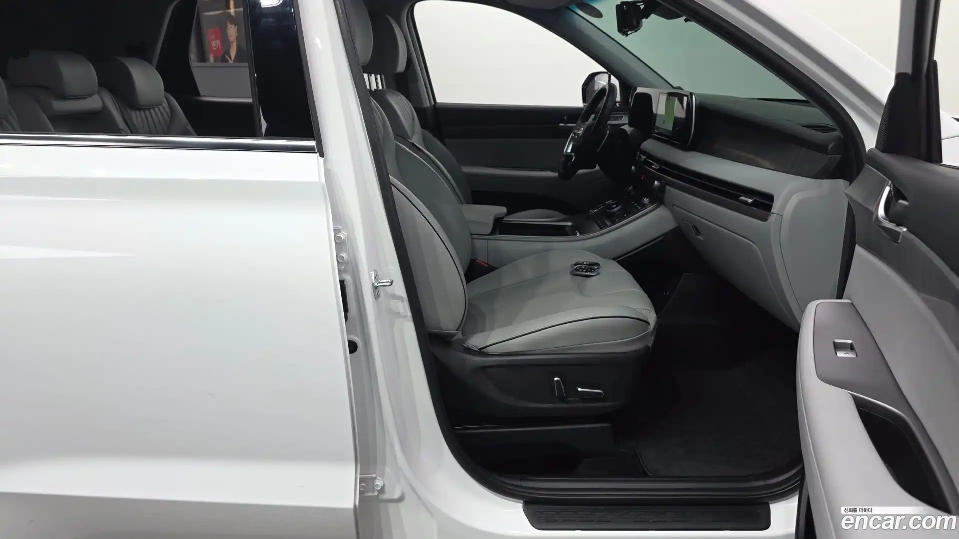 Palisade Hyundai 2024.1-INNER-036