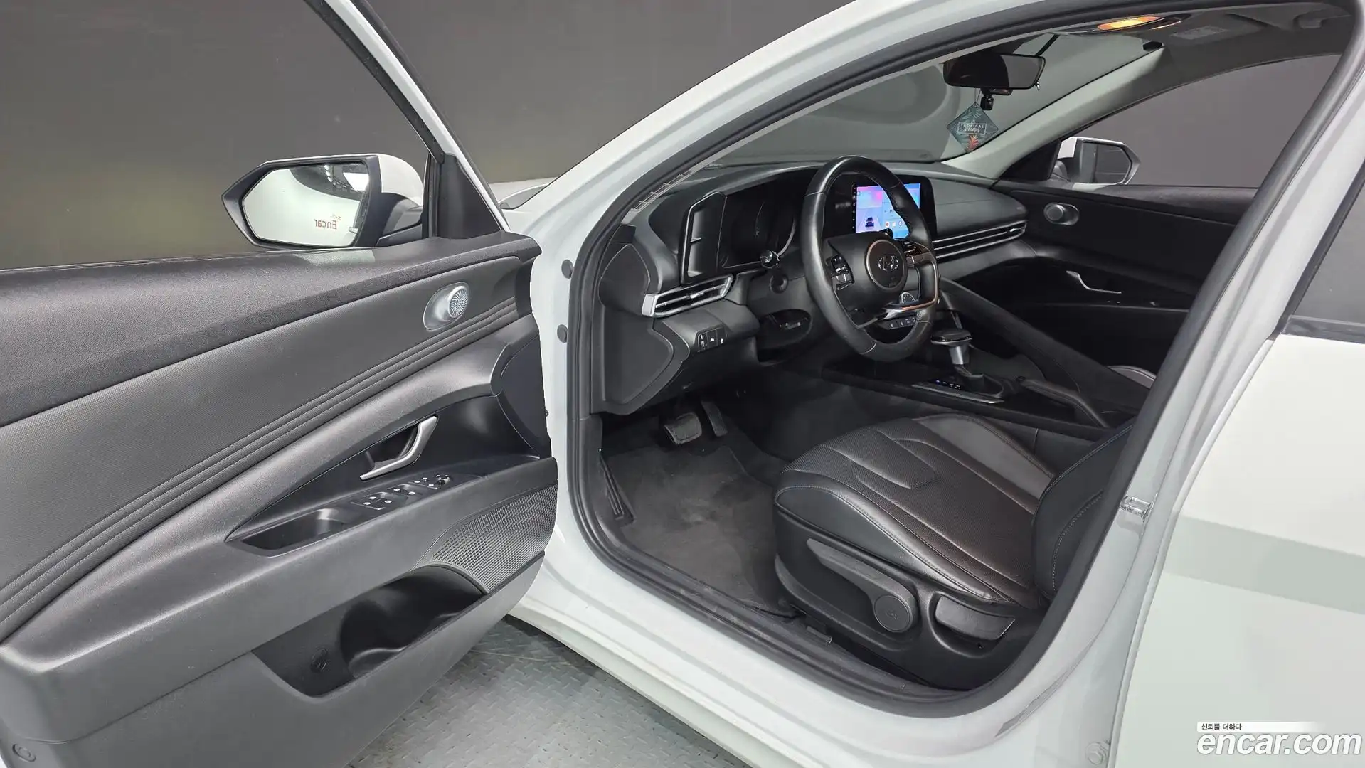 AVANTE Hyundai 2020.5-INNER-010