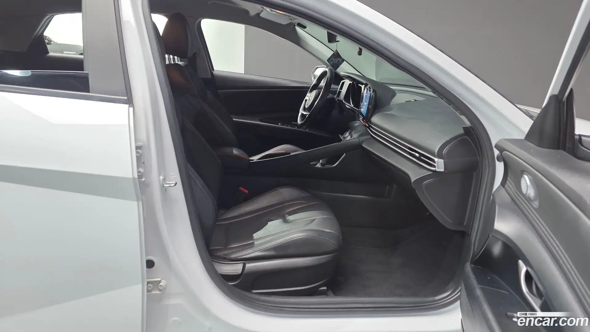 AVANTE Hyundai 2020.5-OPTION-015