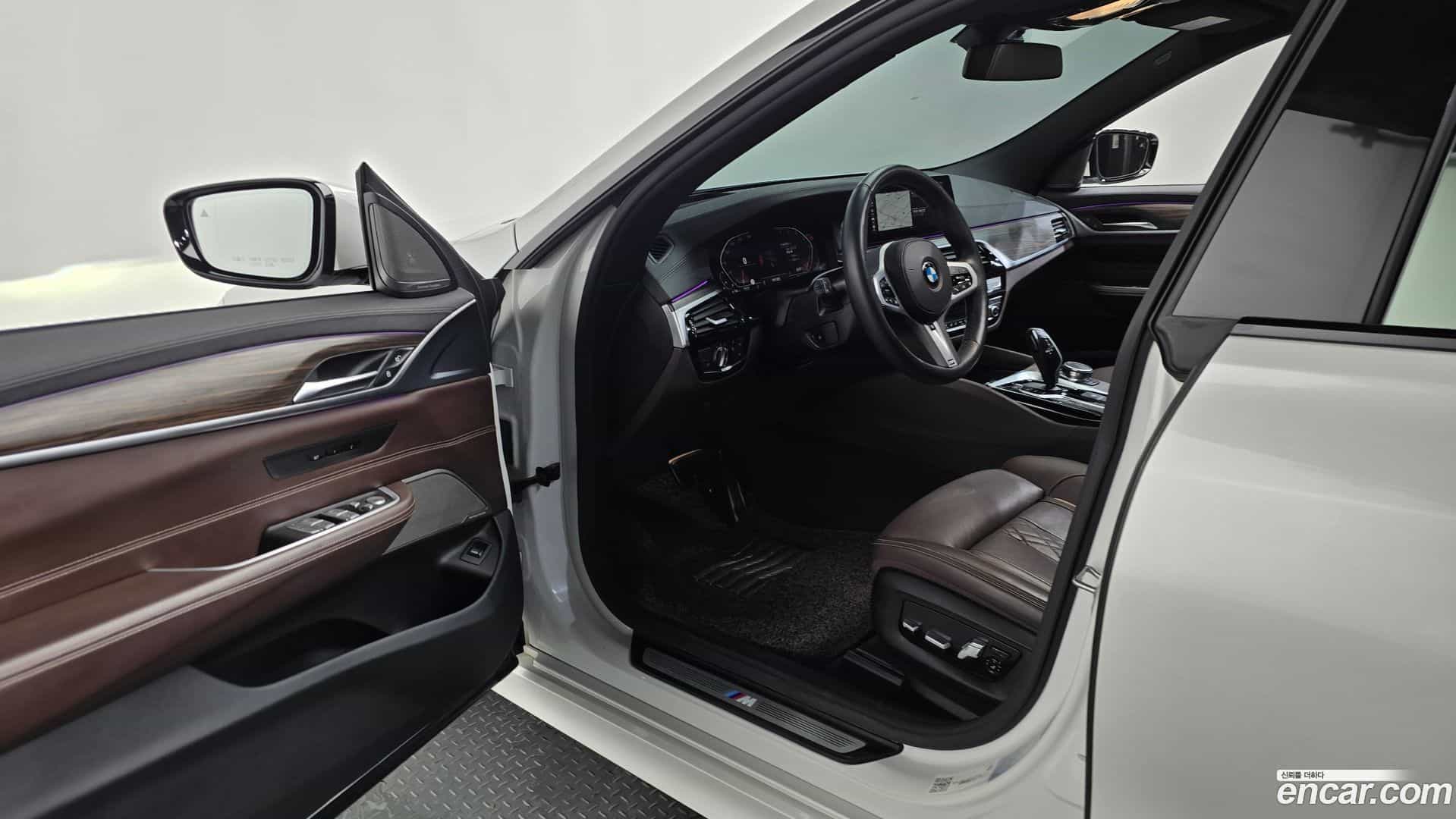 Gran Turismo BMW 2020.8-INNER-010