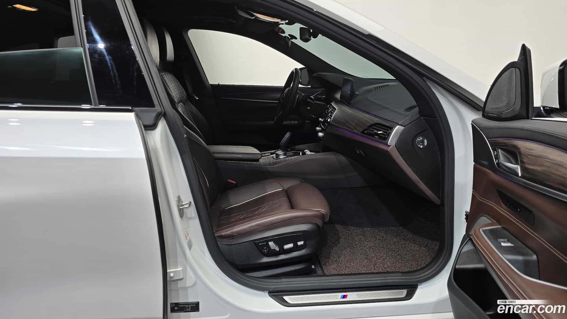 Gran Turismo BMW 2020.8-INNER-036