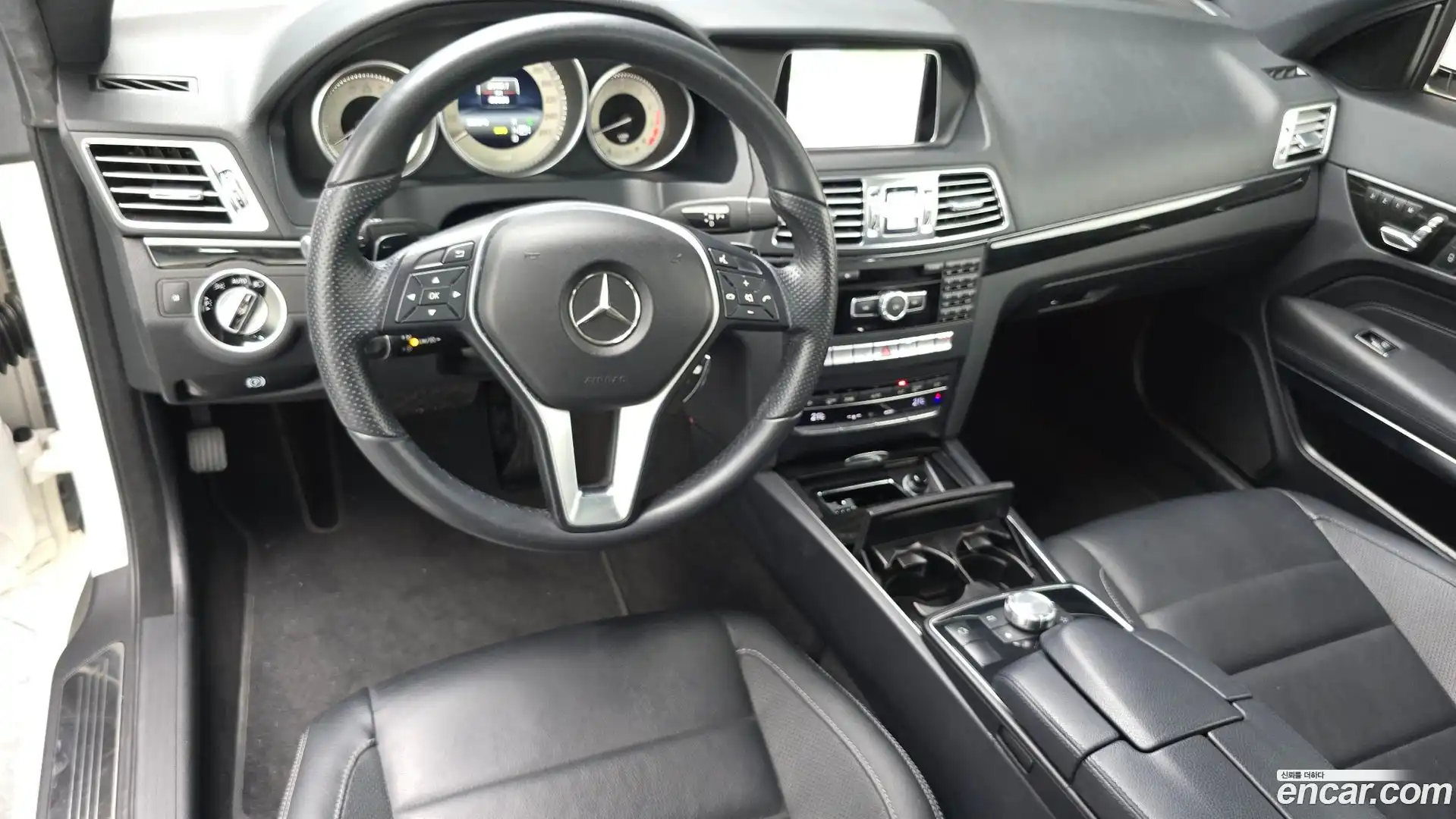 E-Class Mercedes-Benz 2013.11-INNER-007